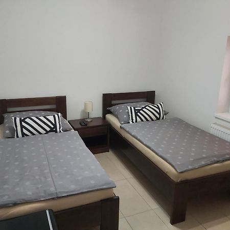 Restauracia-Penzion Altana Ludanice Rom bilde