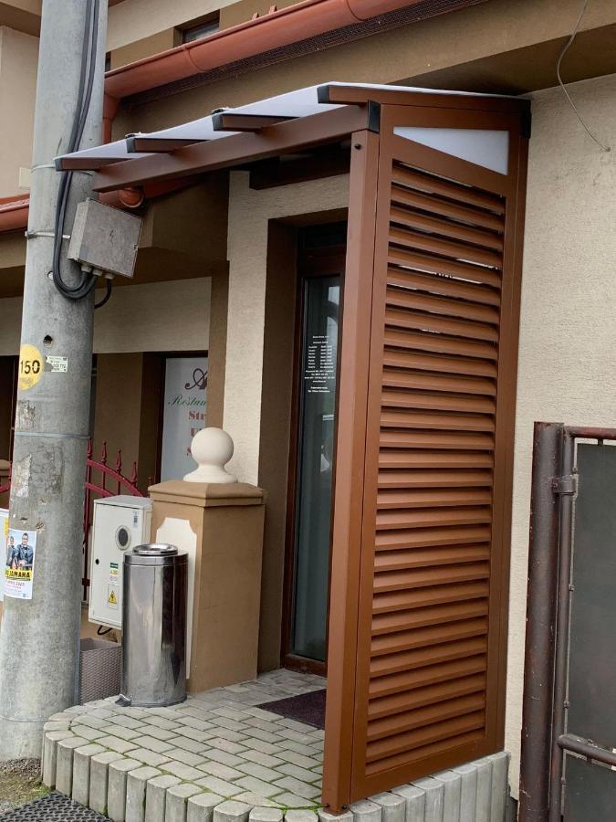 Restauracia-Penzion Altana Ludanice Eksteriør bilde